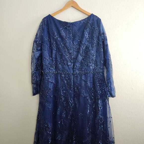 NEW Mac Duggal Navy Embellished Illusion Long Sleeve V-Neck A-Line Mesh Gown - Picture 12 of 14